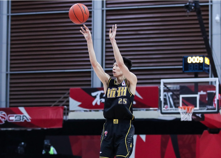 社区盾赛程吃紧，广厦男篮加时末段状态回暖，管理层满意，临场指挥获称赞的简单介绍